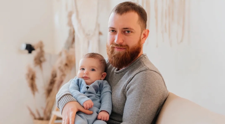 Оставих новороденото с мъжа си заради командировка, а когато се върнах, той започна да се държи странно — обяснението му ме шокира.