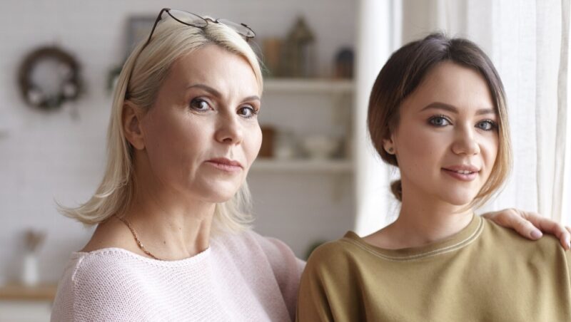 Майка ми ми обеща къщата на езерото на нашето семейство – след като платих за ремонта, вместо това тя я даде на сестра ми