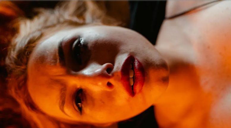 Съпругът ми отстъпи мястото си в родилната зала на майка си и замина на мъжко пътуване – урок, който никога няма да забрави