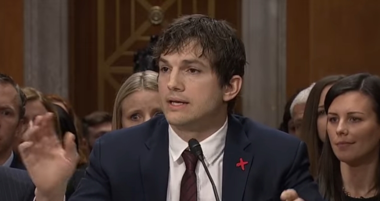 Как Ashton Kutcher помогна за защитата на хиляди деца чрез технологии и застъпничество