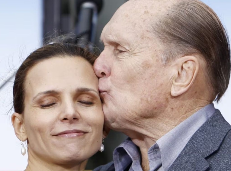 Почина прочутият актьор Robert Duvall на 95 години — Неговата любовна история с Luciana Pedraza, аржентинската му съпруга, която е с 41 години по-млада от него.
