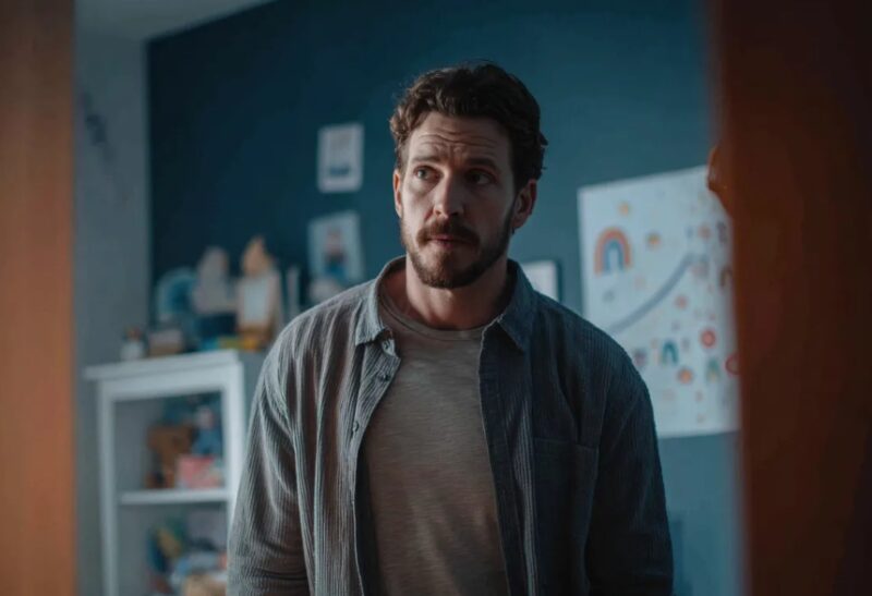 Съпругът ми ме напусна след четири раждания заради външния ми вид – Няколко дни по-късно кармата го накара да коленичи пред вратата ми