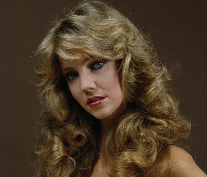 Дъщерята на Heather Locklear, Ava, се омъжи с впечатляваща рокля и предизвика реакции заради смелия си избор