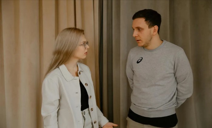 Съпругът ми отказа да ме закара вкъщи от болницата с новороденото ни, защото бебето „можело да съсипе колата му“ – това, което баба му направи след това, ме остави без думи.